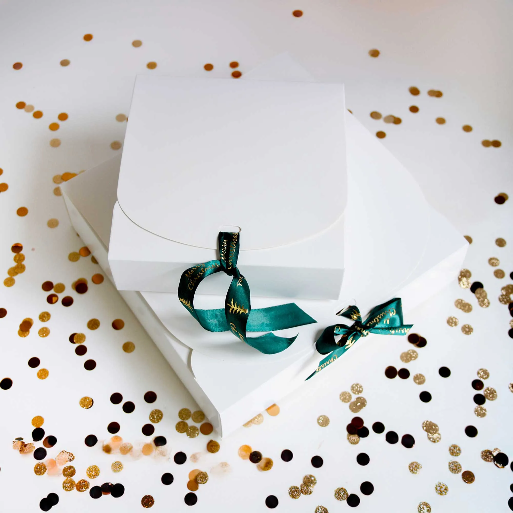 White Top-Flap Style Kraft Boxes with Christmas Ribbon Pack of 12 (Sizes Available)